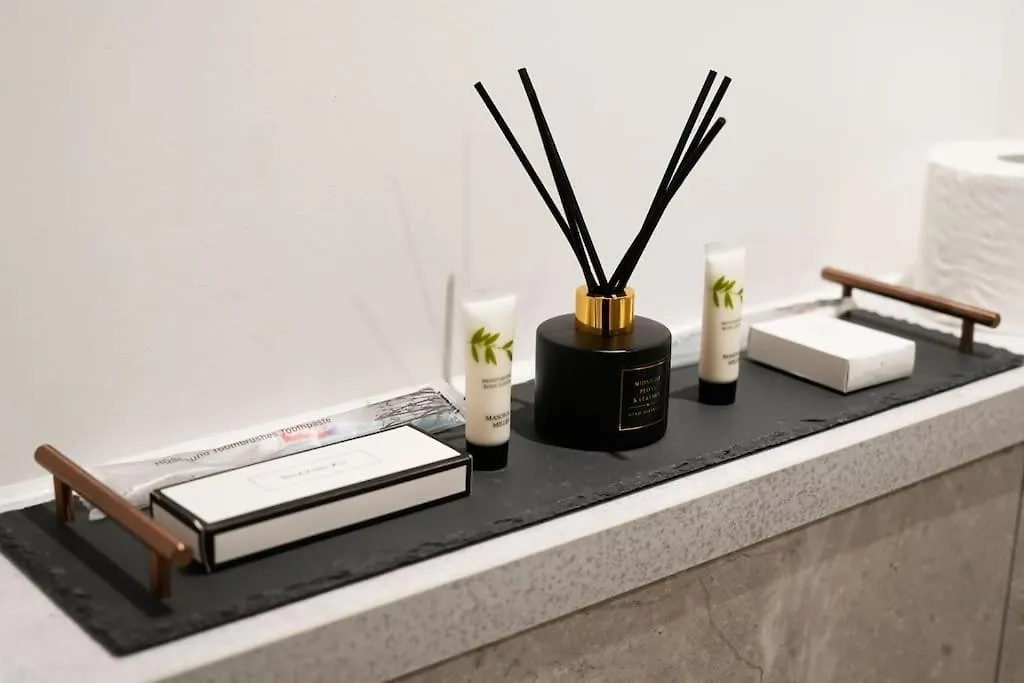 House Of Suede By Unis Estates Apartment Sheffield 0*,